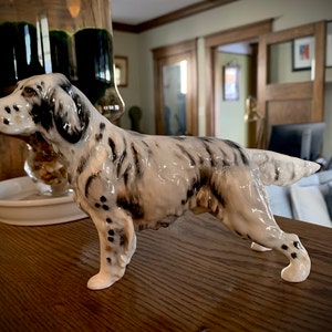 Majestic Royal Doulton English Setter Dog HN 1050 Figurine/retired