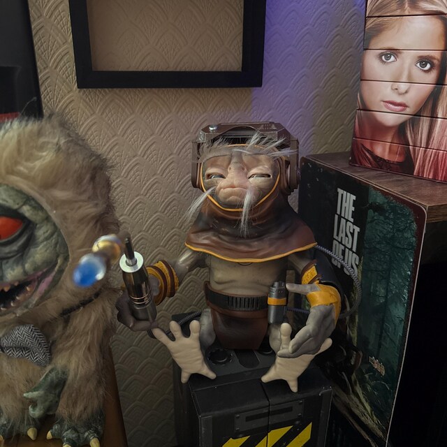 Babu Frik Blowtorch は、ディズニー スター ウォーズ ギャラクシーズ