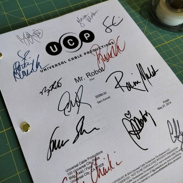 Mr. Robot Script Mr. Robot Signed Script Rpt Rami Malek, Christian Slater, Carly Chaikin ...