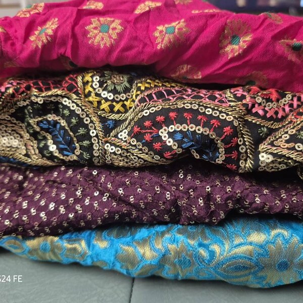Women Multi Striped Saree With Atteched Blouse Piece main image 0
