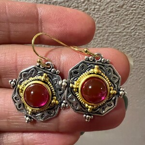 Boucles D'oreilles Longues Pendantes Anciennes - Plaqué Or Avec Cristaux Grenats, Style Guirlande