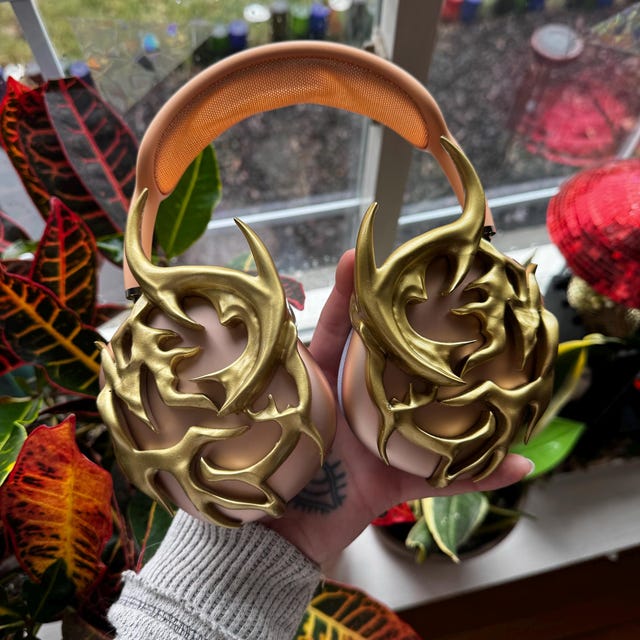 Airpods Max Cover — Gothic Thorn Headphone Attachment, 3D Printed