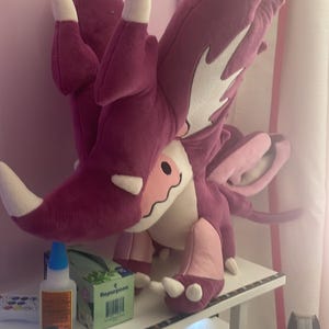ヴェイドレキ ドラゴン ぬいぐるみ、アマランサス ピンク、重量感