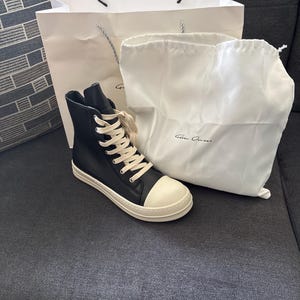 Amber added a photo of their purchase