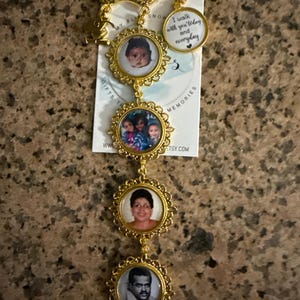 Aliska added a photo of their purchase