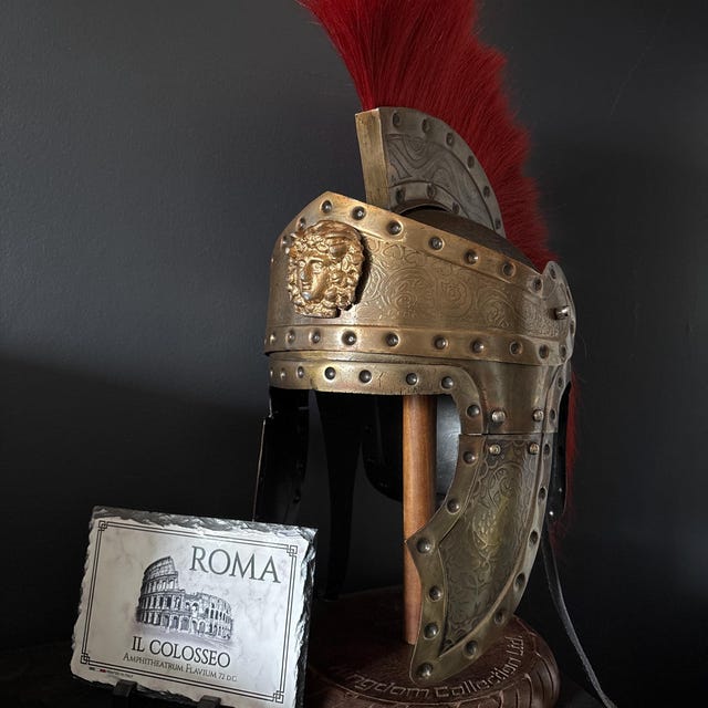 中世ローマ百人隊長ヘルメット ローマデザイン彫刻入りヘルメット 木製