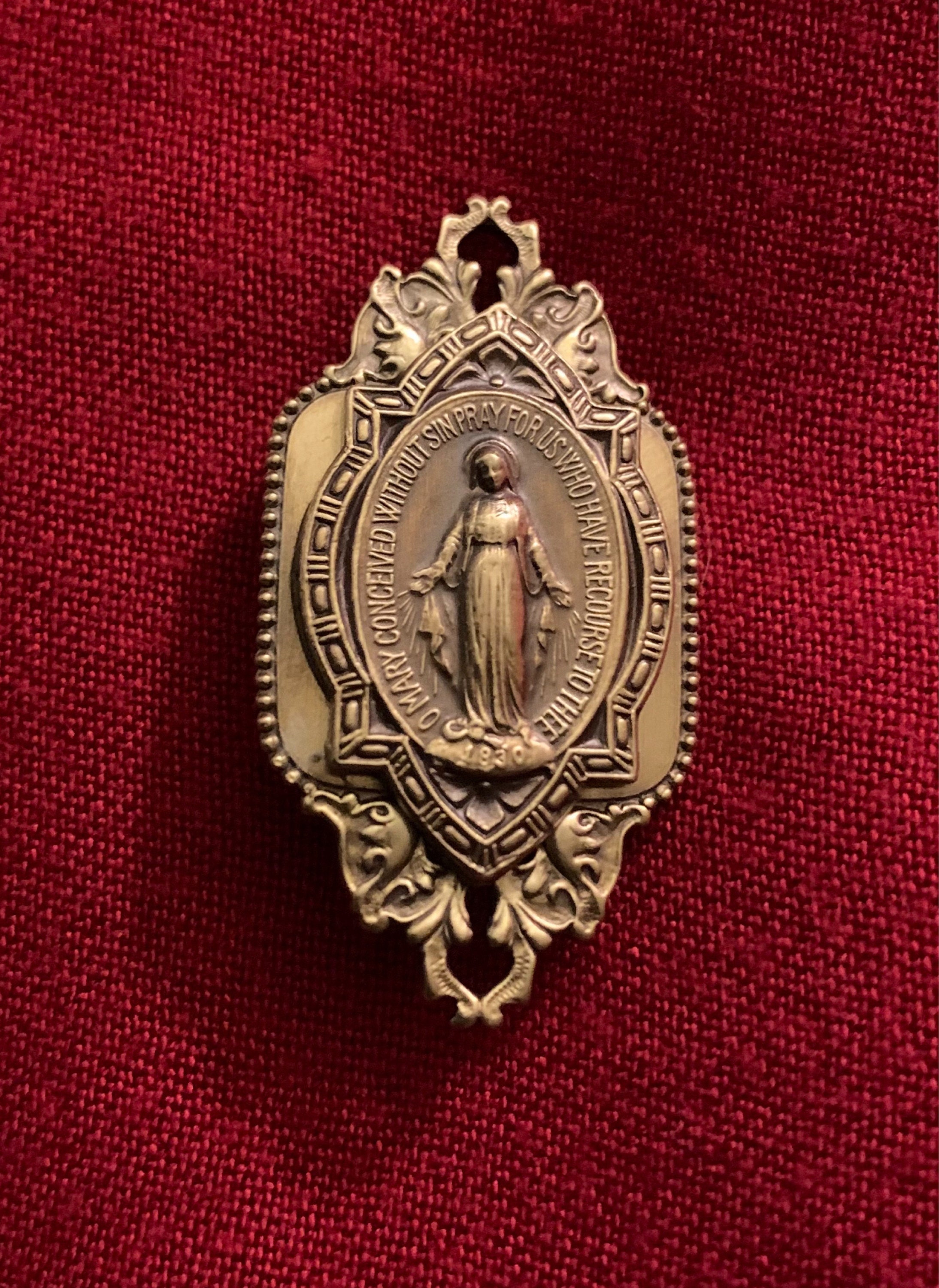 Vintage Jewelry - Vintage Brooch - Mother Mary Jewelry - Brass Brooch - Spiritual Jewelry - Catholic Jewelry - Catholic Brooch - handmade