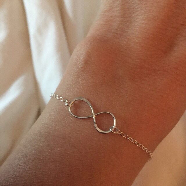 SILVER925 INFINITY BRACELET/シルバー/ブレスレット Amazon.com: EVERU Gold Infinity Bracelet for Women, 925