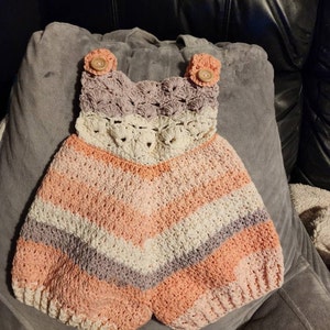 Crochet PATTERN Gemma Romper sizes 0-3, 6-9, 9-12 and 12-18 Months english  Only 