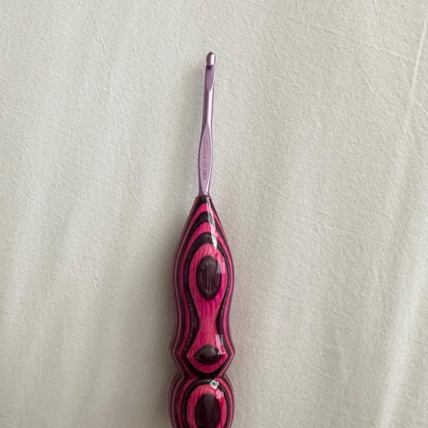 Susan Bates Twist   Lock Crochet Hook Set With Handmade Wood/acrylic