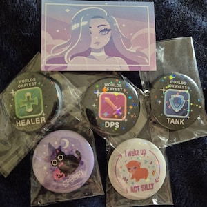 世界でまあまあなDPS FFXIV風キラキラピンバッジ 44mm | MMO RPGゲーム