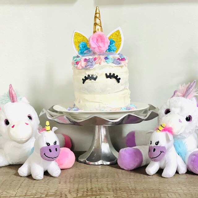 FETEDAY Unicorn Birthday Decorations for Girls - Unicorn Party Supplies - 211 Pieces - Disposable Tableware Kit Serves 16 - Headband - Cake Topper