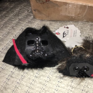Jazmin added a photo of their purchase