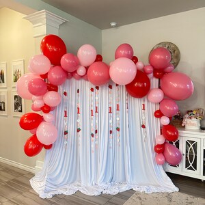 Palloncini a fragola, decorazioni per feste di primo