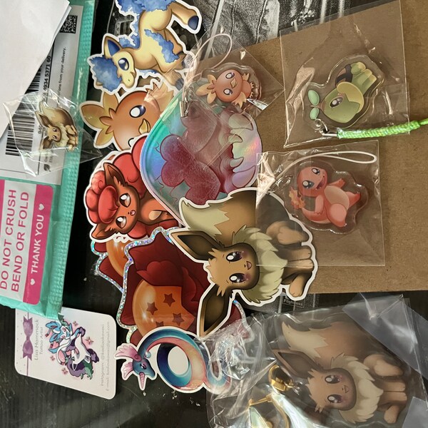 Gwyn the Pomeranian Mascot Keychain [holographic Shatter Acrylic ...