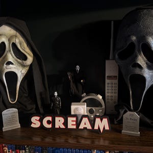 Scream | Ghostface Sound Box With 8 Killer Quotes *please Read