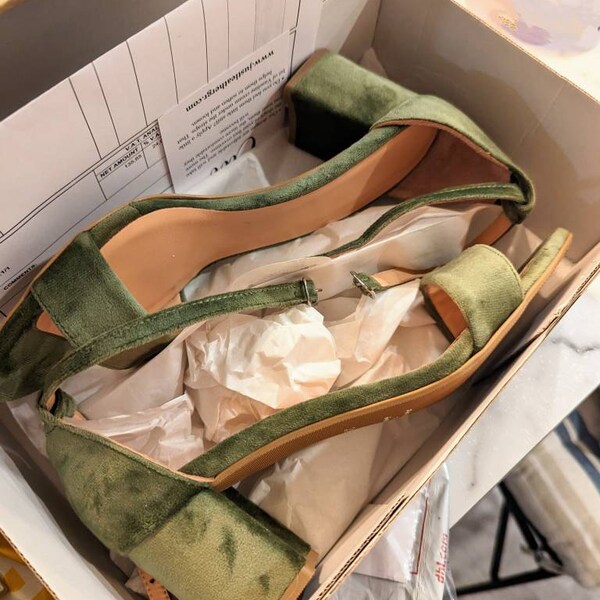 HIGH HEEL SLIDES IN TEA GREEN VELVET