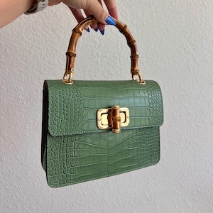 ANNELISE added a photo of their purchase