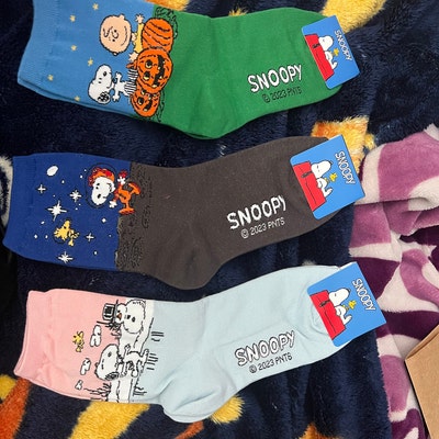 Snoopy&friends Peanuts Official Holiday Christmas Crew Socks Ultra Soft ...