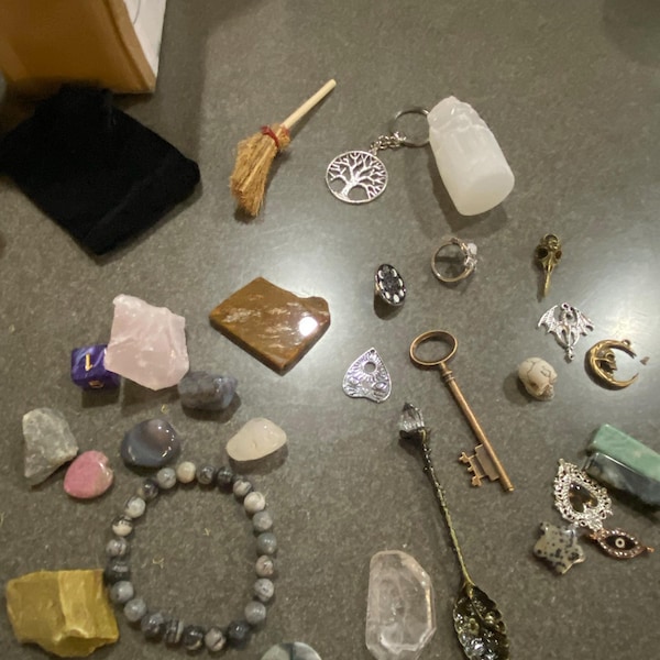 WITCHY CRYSTAL CONFETTI + Trinkets - Mystery Scoop -grab Bag of Raw ...