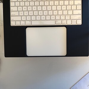Ergonomic 3D Printed Tray for Keychron K4 Keyboard & Apple
