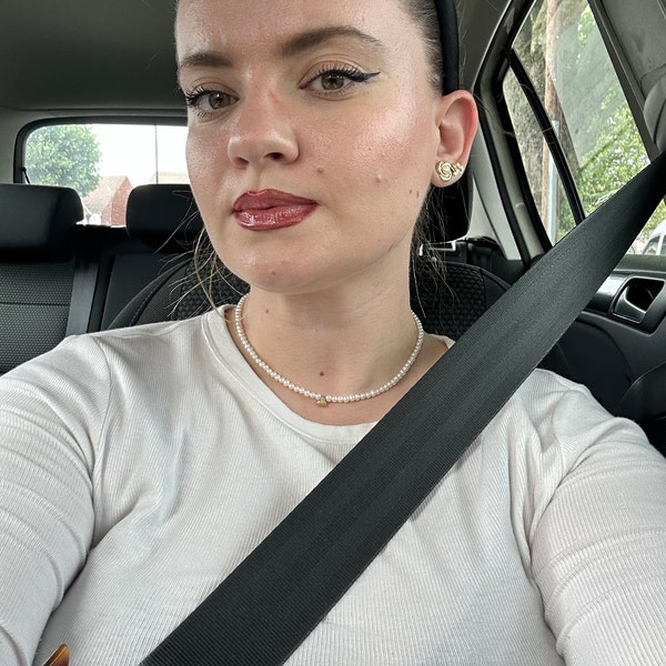 Ines - Gold Coin Link Chain Necklace. Gold Medallion Necklace. Chunky