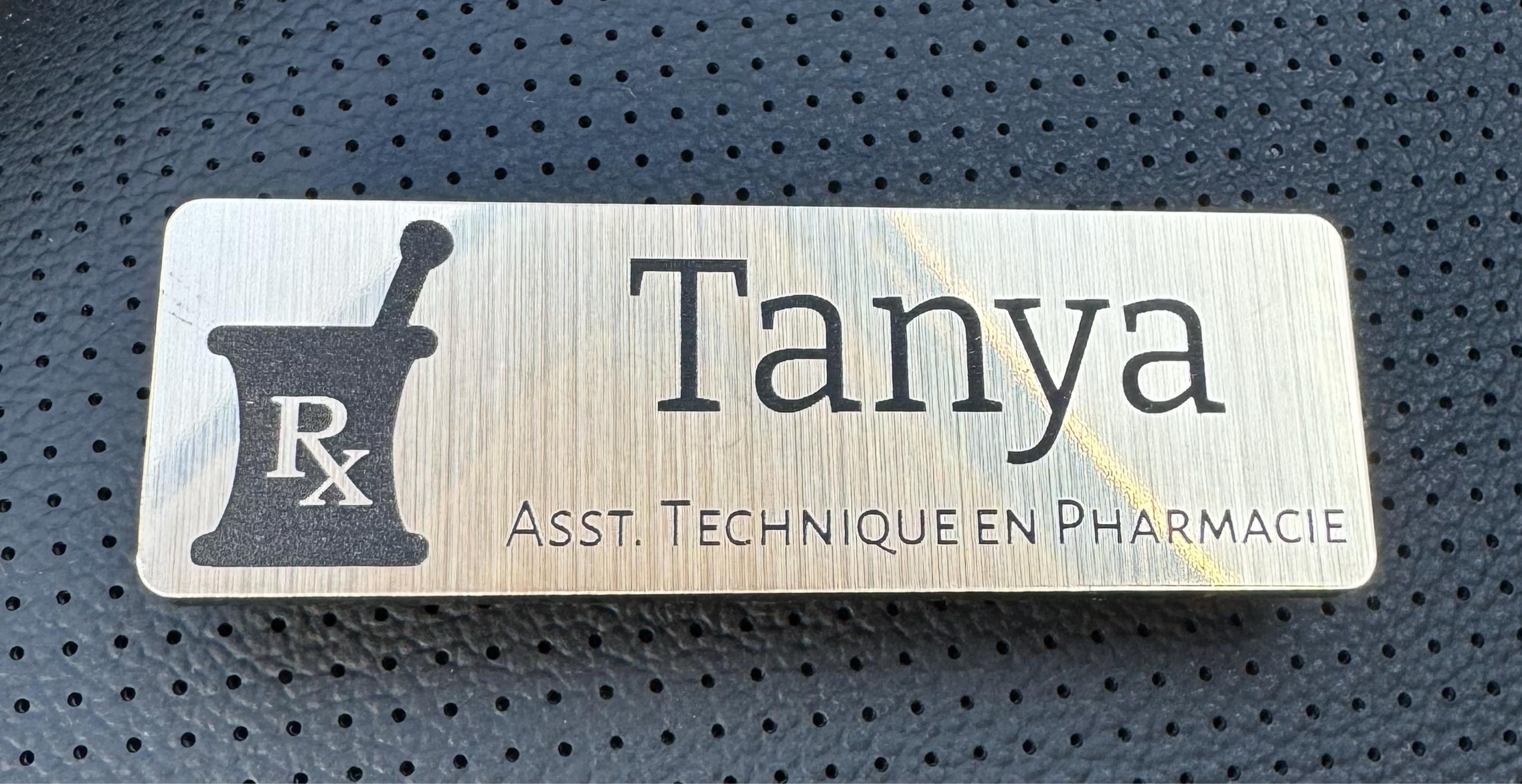 Personalized Name Golden Pharmacy Badge, Pharmacist/Preparer/Nurse/Midwife/Caregiver Magnet, Gift for Medical Staff