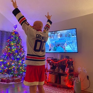 to Die for Collectibles National Lampoon’s Christmas Vacation Clark Griswold Chicago Blackhawks Jersey, White #00, Size XL, New