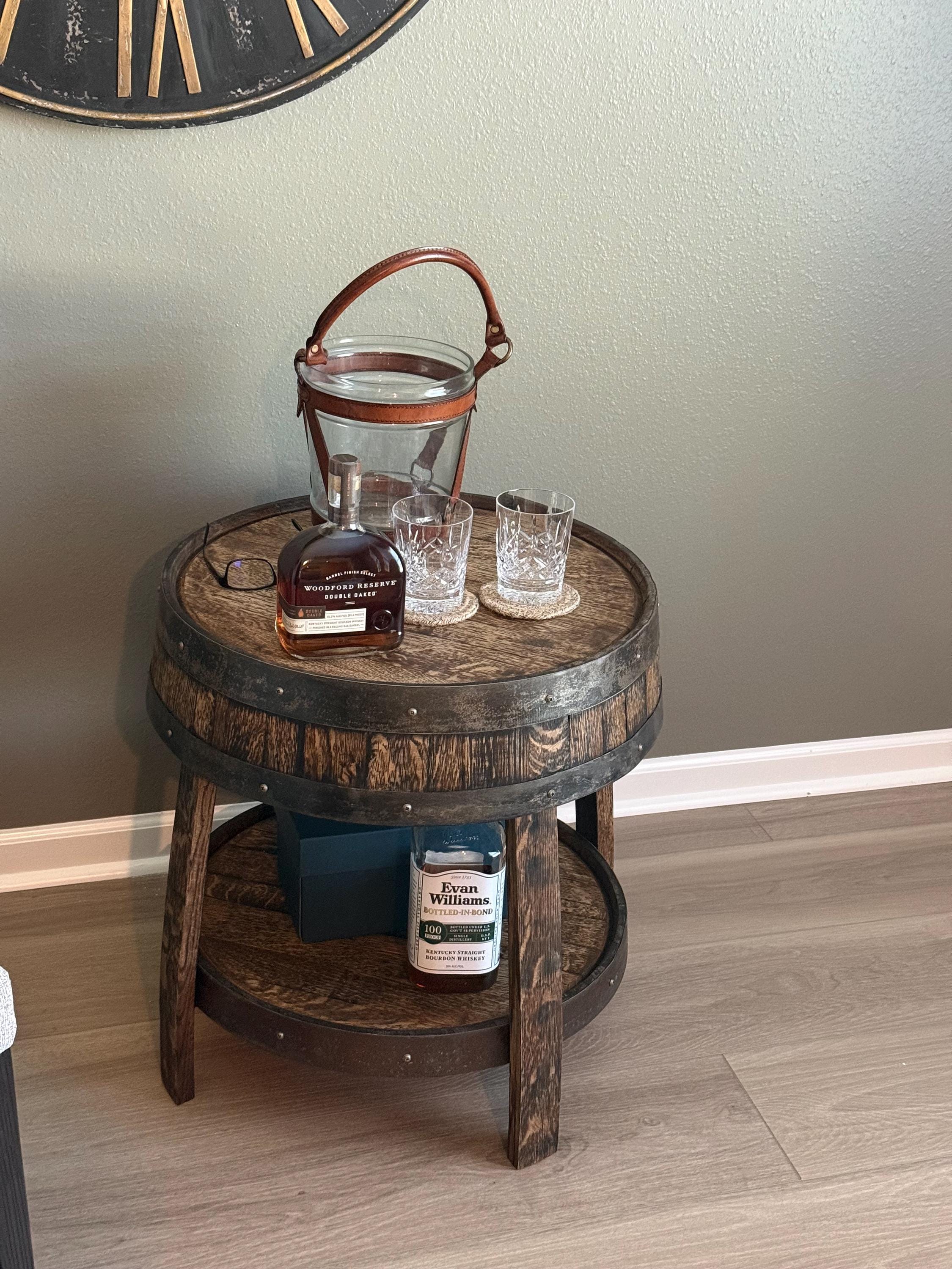 テーブル アンティーク End Table Made from Authentic Whiskey Barrel with Bottom Shelf