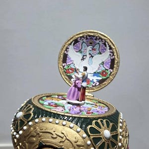 2025年モデル。アナスタシア オルゴールジュエリー「Once Upon a