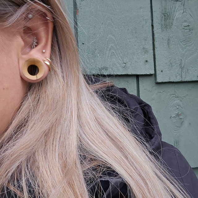 Crocodile Wood Single Flare Tunnels Ear Gauges