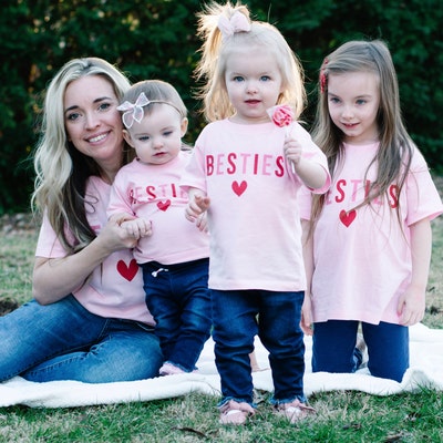 PRETTY BESTIES Mommy and Me Matching Shirts Mother Daughter - Etsy