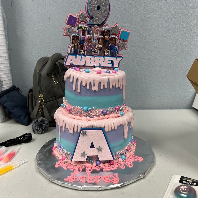 Sumptuous Treats on X: ROBLOX Girl Personalized Avatar Cake  #robloxtrending #robloxcake #roblox #robloxgirls #robloxavatar #robloxgirk  #robloxcaketopper #robloxgirlcake #girlycake #buttercreamcake  #customcaketopper #customcakes #sumptuoustreats anna