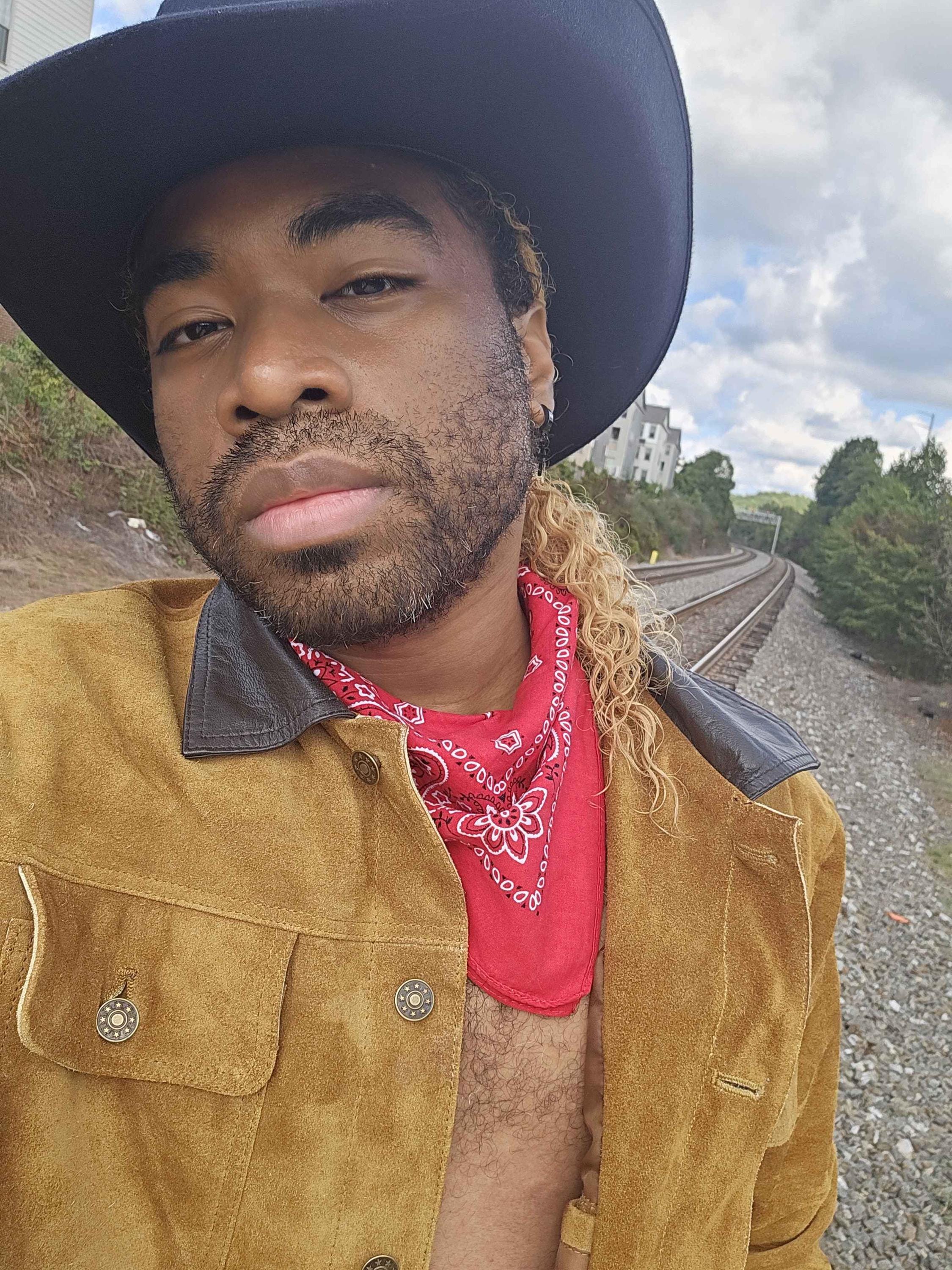 Black Felt Cowboy Hat, BEST SELLER! with an elastic sweat bandana for a comfort fit and incase a bit Big, Made in Mex. Rain Cover included!