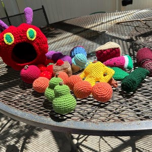 CROCHET PATTERN Very Hungry Caterpillar