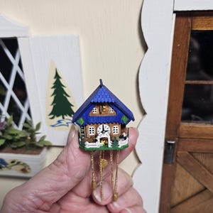 Orologio A Cucù COOCOO CLOCK In Miniatura Scala 1:12 Per Casa Delle Bambole – Legno Noce