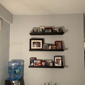 Leaning ladder shelf // bedside table // leaning book ...