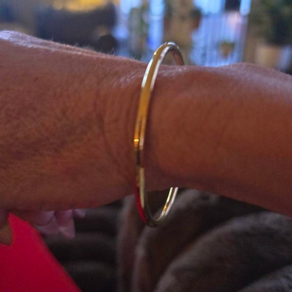 Water-Resistant Statement Bracelet – Gold
