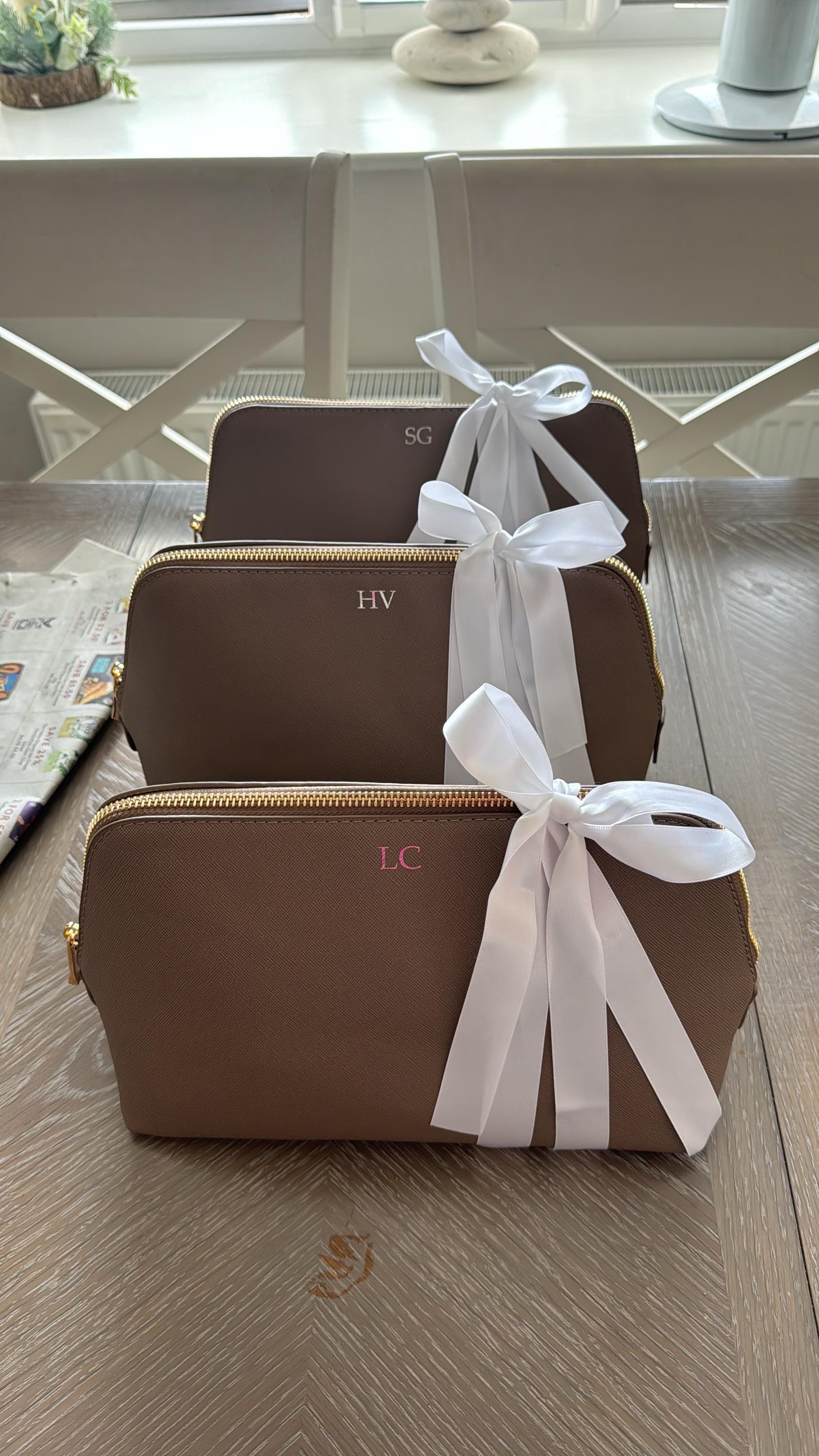 Individuelle Kosmetiktasche mit Monogramm als Geschenk zum Valentinstag, individuelle Schminktasche für sie, personalisierte Schminktasche für Frau oder Freundin