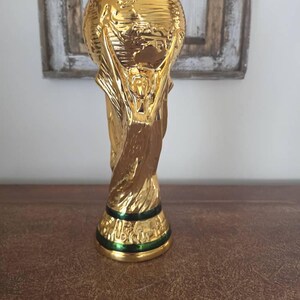 ワールドカップトロフィー 36cm 1.3kg、サッカーワールドカップ