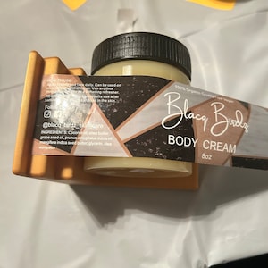 Tonyanika added a photo of their purchase