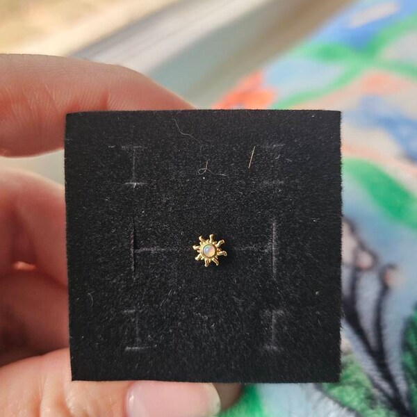 18G/16G Tiny Garnet Sun Internally Threaded Labret • Flat Back Earring ...