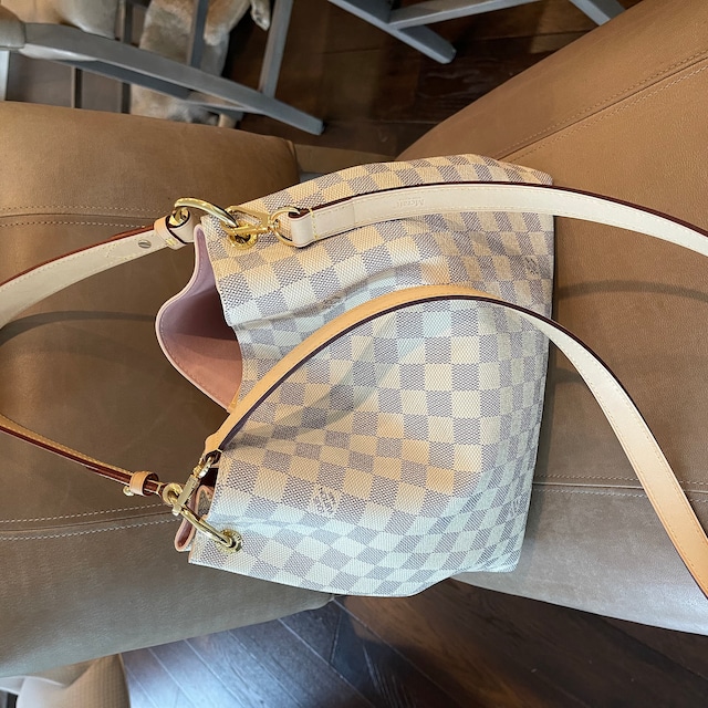 Besonderes Accessoire: Original Louis Vuitton Handtasche