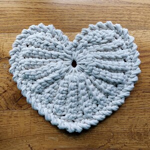CROCHET PATTERN: Crochet Heart Trivet Potholder 