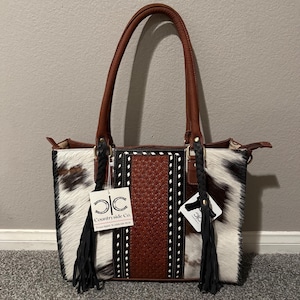 Taytum added a photo of their purchase