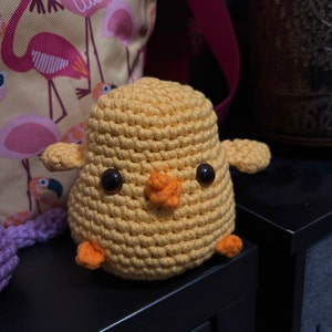 編みぐるみひよこのかぎ針編みパターン：かわいいイースターチキン