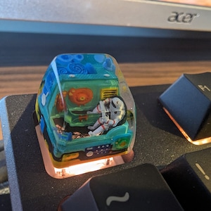 ASTRONAUT on Space Ship Artisan Keycap, Astronaut Custom Keycaps ...
