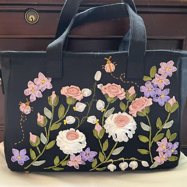 極美品✦MP Embroidery Casual Messenger Bag Messenger Bag, Embroidered Shoulder Bag, Handmade Sewing Bag