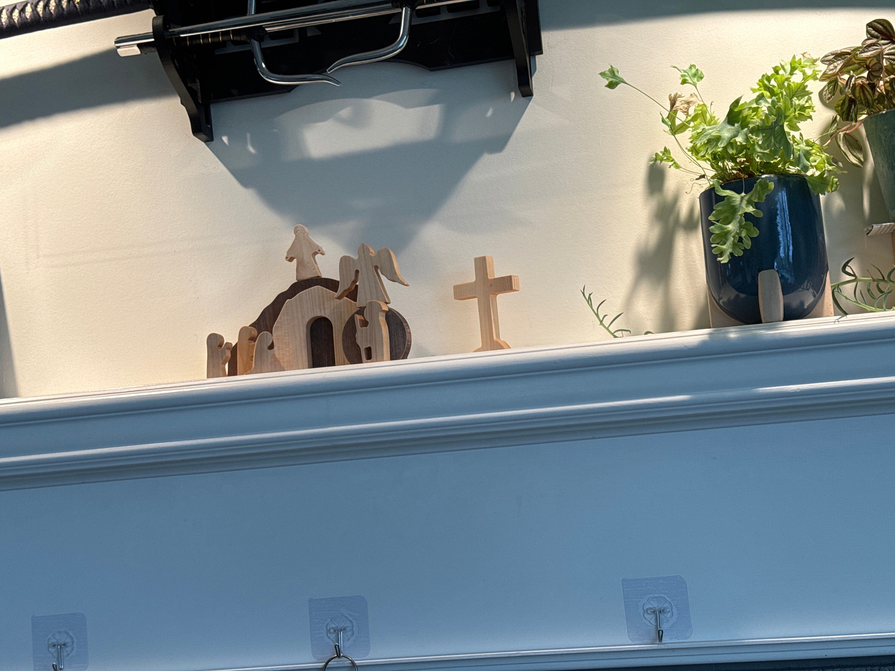 Osterdekoration, Auferstehungsszene, christliches Dekor, handgemachtes Osterandenken, Heimgeschenk, religiöse Ostergeschenke für die Familie, leeres Grab, Massivholz