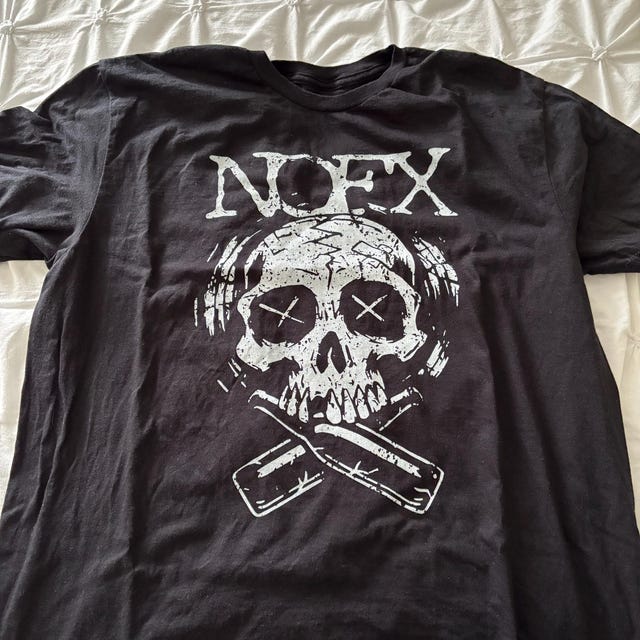 【国内配送】 Skull NOFX Beer Gift Music Hippie A Trust Never Band Music ミュージシャン